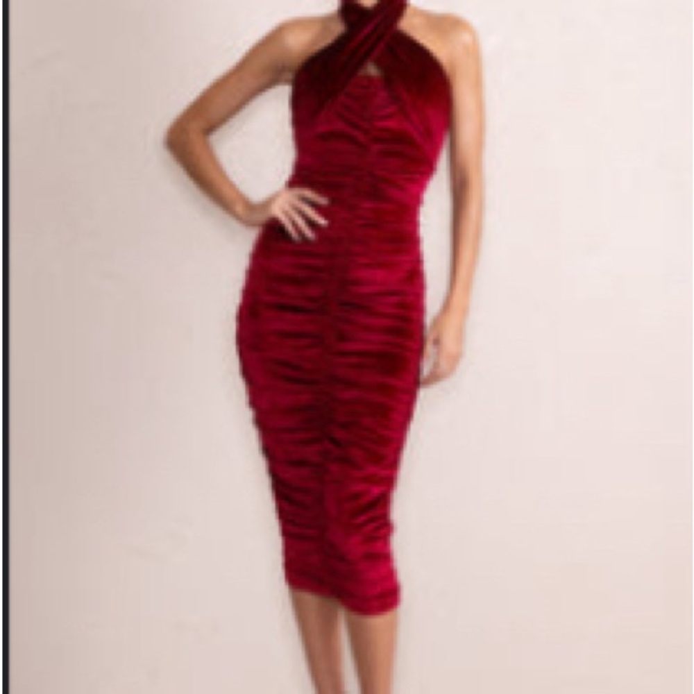 Hourglass | Berry Velvet Halterneck Ruched
Midi Dress
US 8 / Berry
